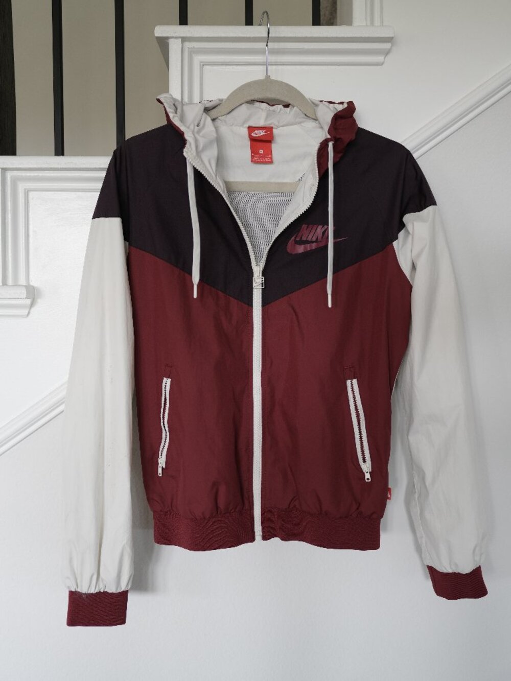 Nike Wind Runner Jacket Burgundy White Hooded Windbreaker Kids Boys Medium
